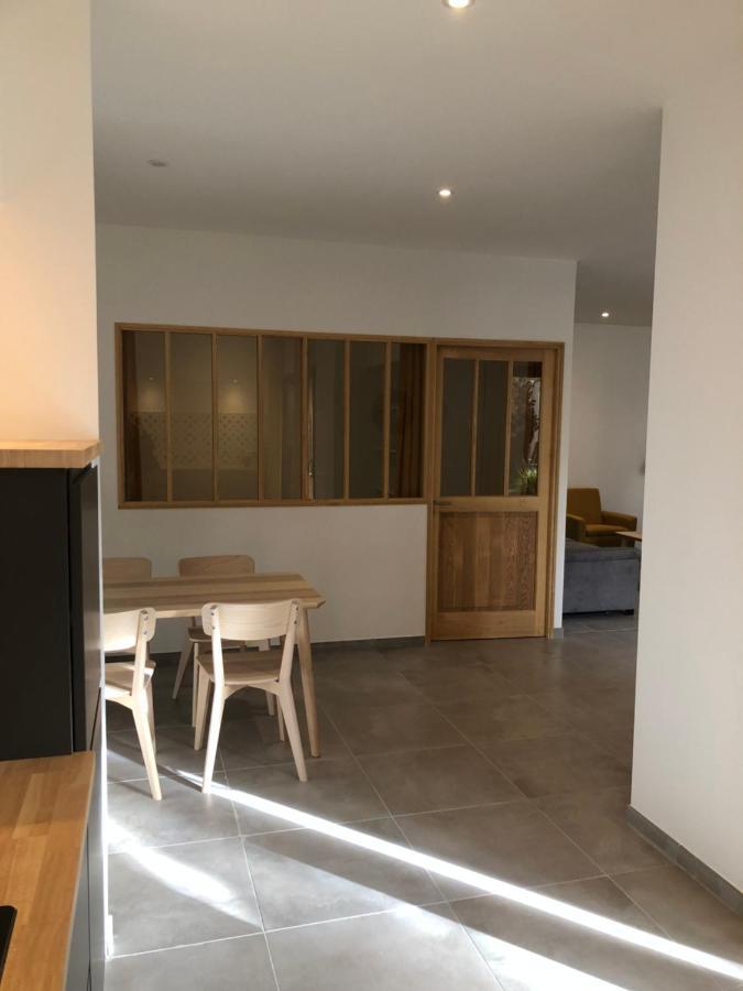 Bel appartement avec piscine chauffée Pezens Esterno foto