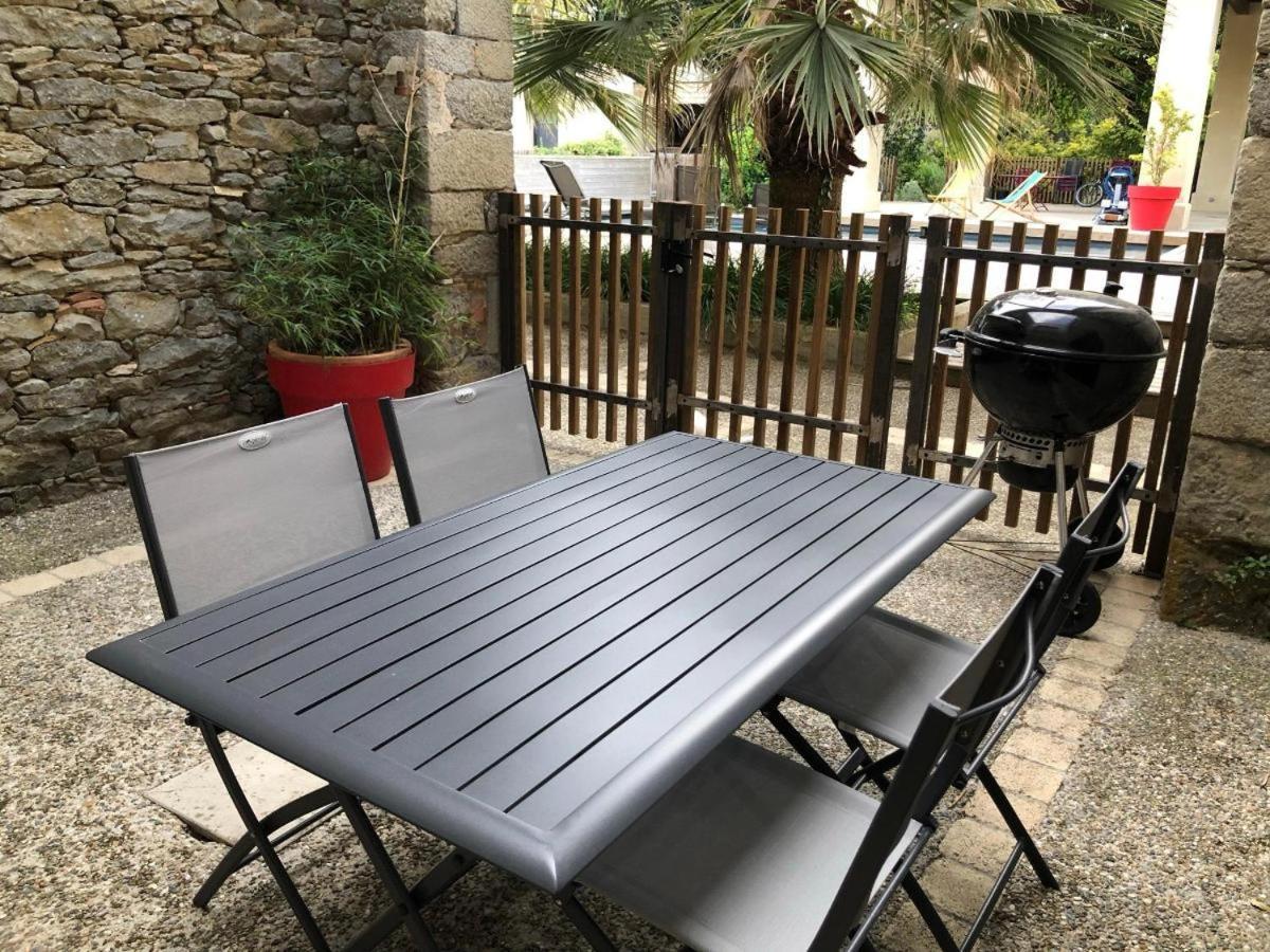 Bel appartement avec piscine chauffée Pezens Esterno foto