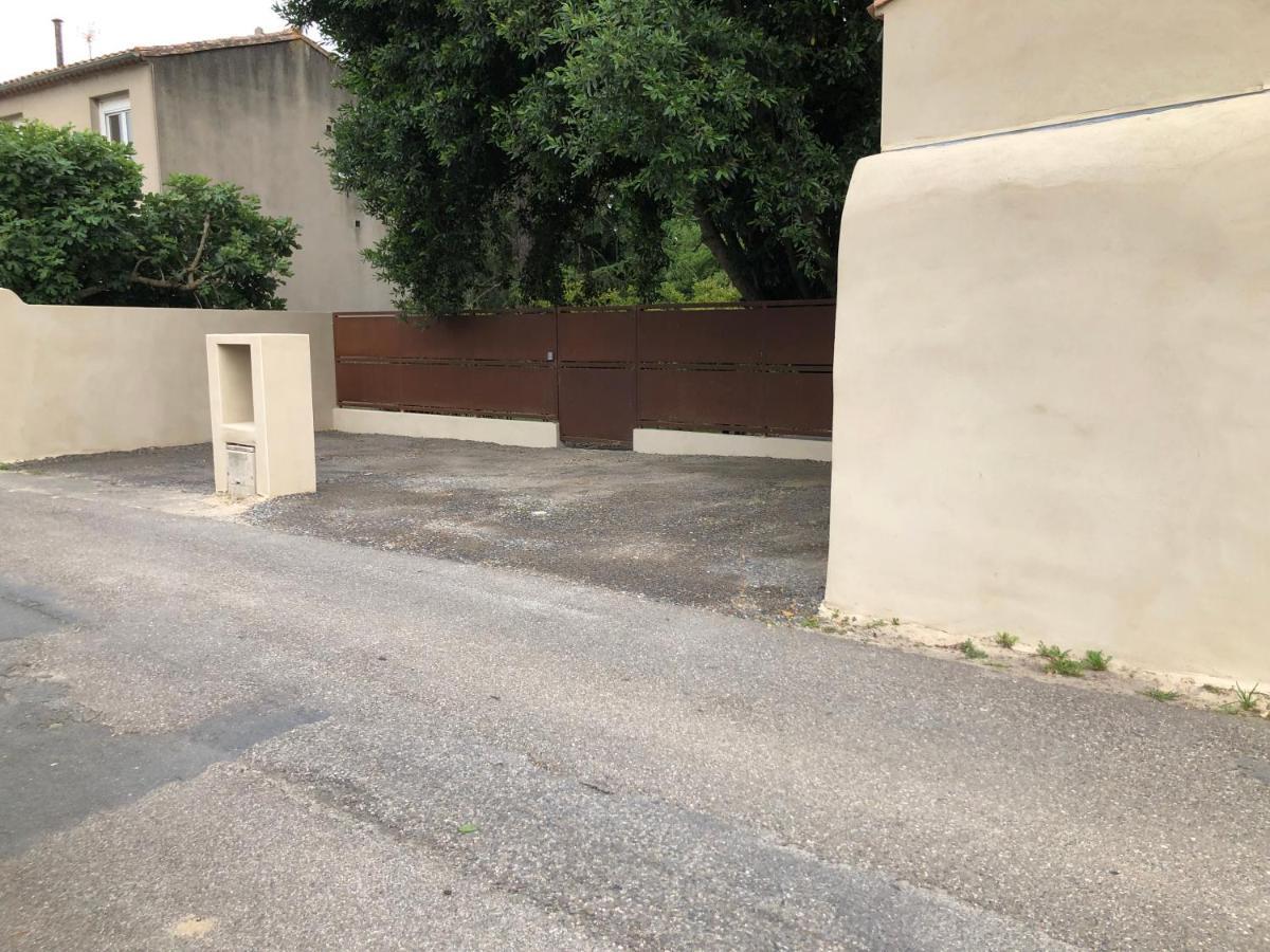 Bel appartement avec piscine chauffée Pezens Esterno foto