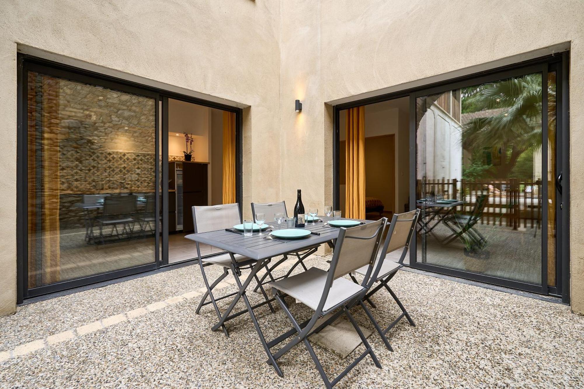 Bel appartement avec piscine chauffée Pezens Esterno foto