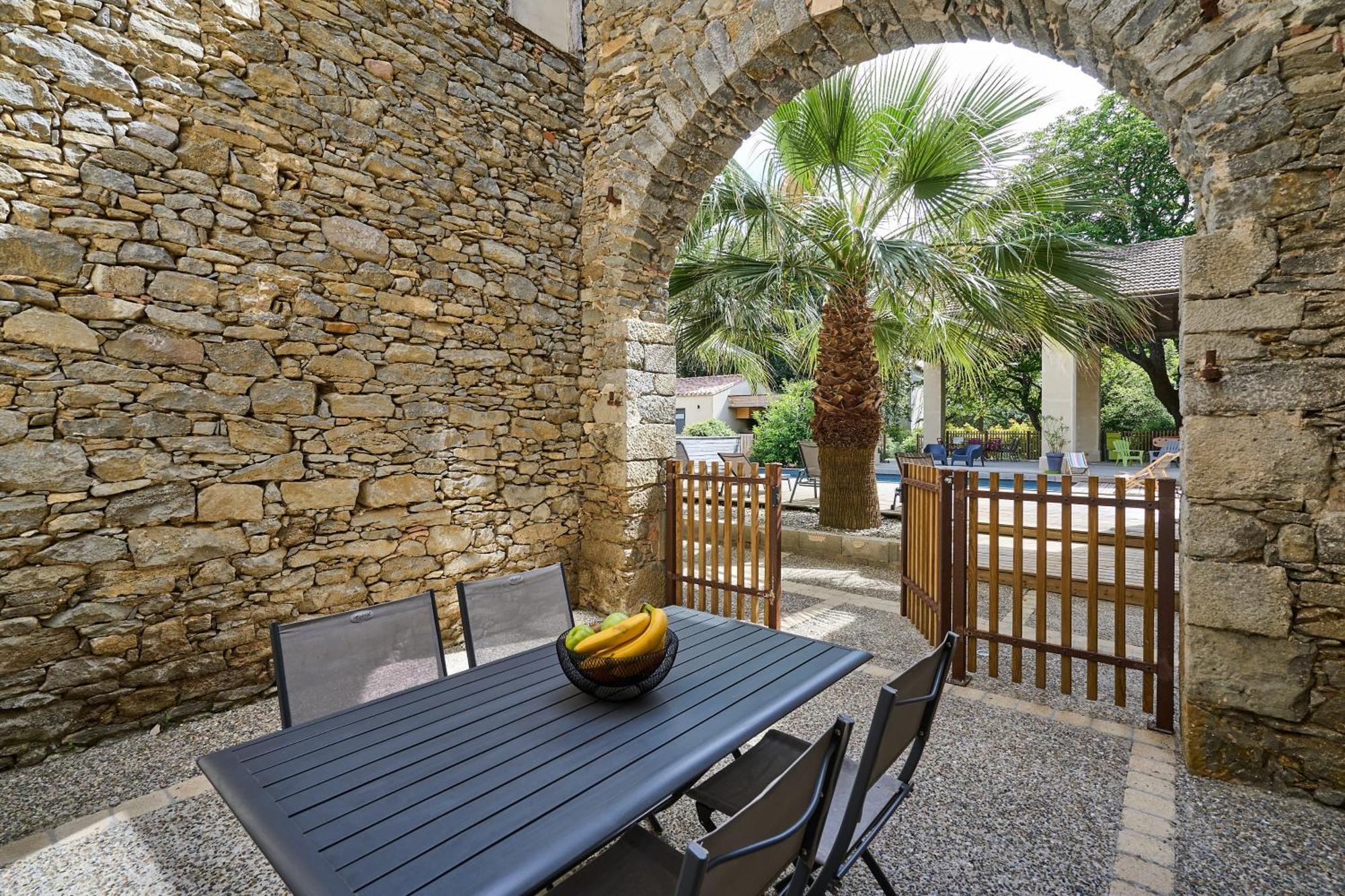 Bel appartement avec piscine chauffée Pezens Esterno foto