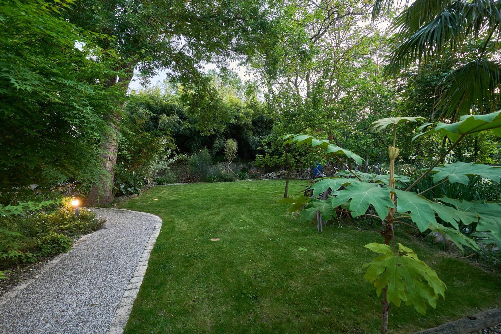Bel appartement avec piscine chauffée Pezens Esterno foto